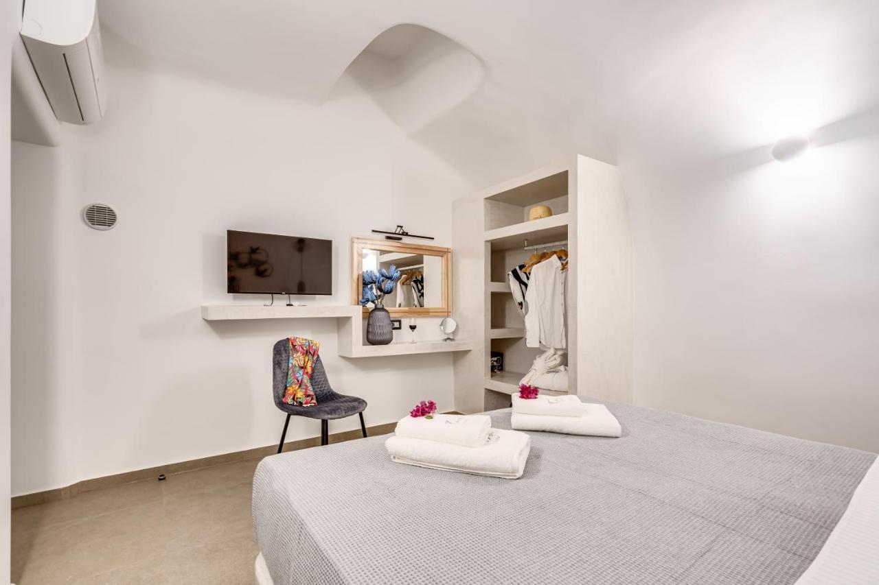 Tiara Suites Santorini Fira  Ngoại thất bức ảnh