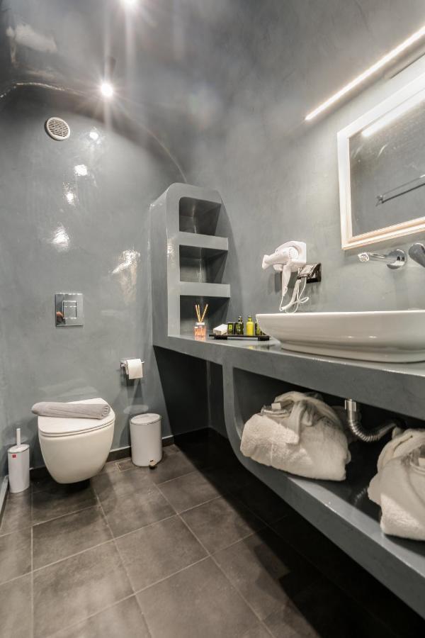 Tiara Suites Santorini Fira  Ngoại thất bức ảnh