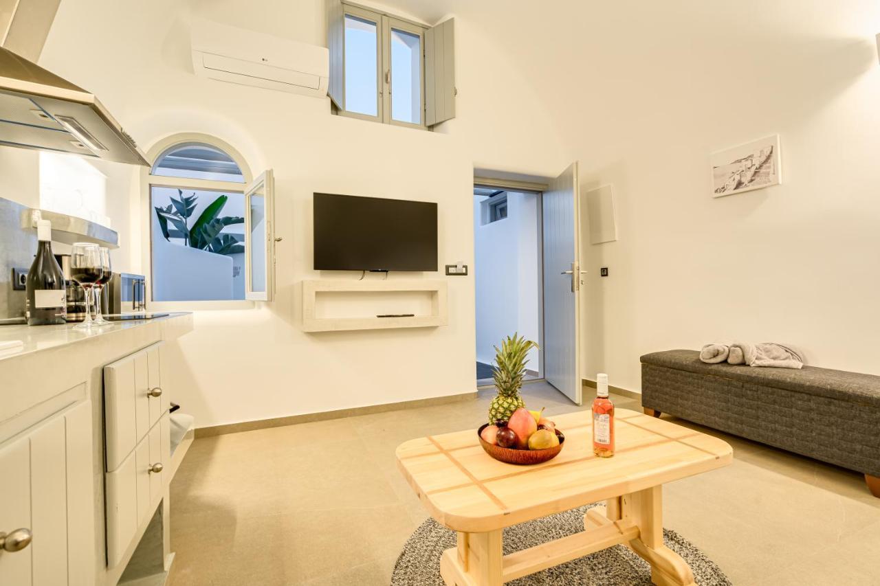 Tiara Suites Santorini Fira  Ngoại thất bức ảnh