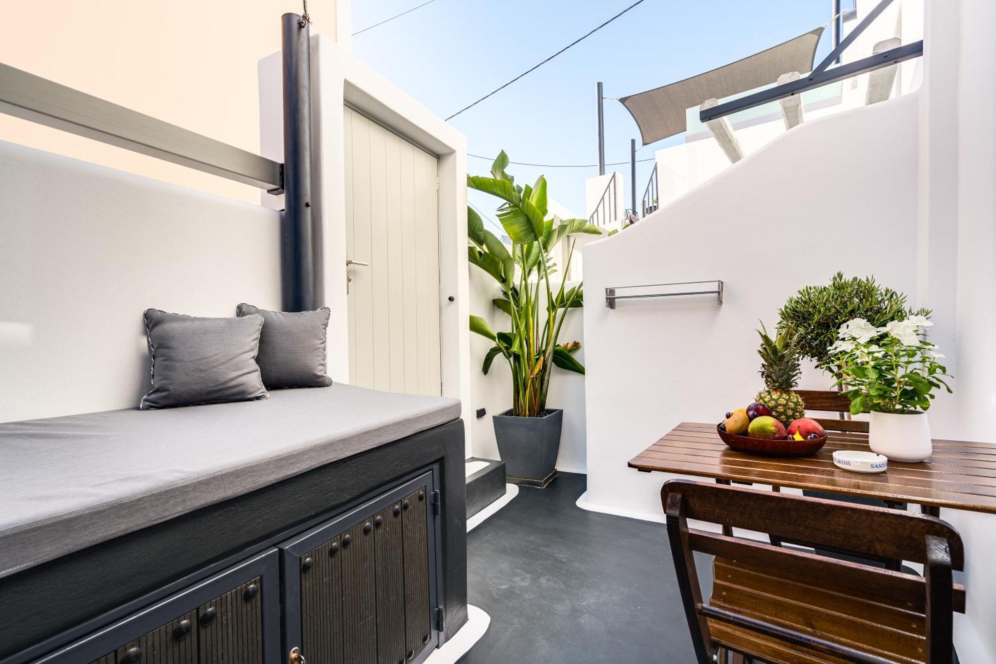 Tiara Suites Santorini Fira  Ngoại thất bức ảnh