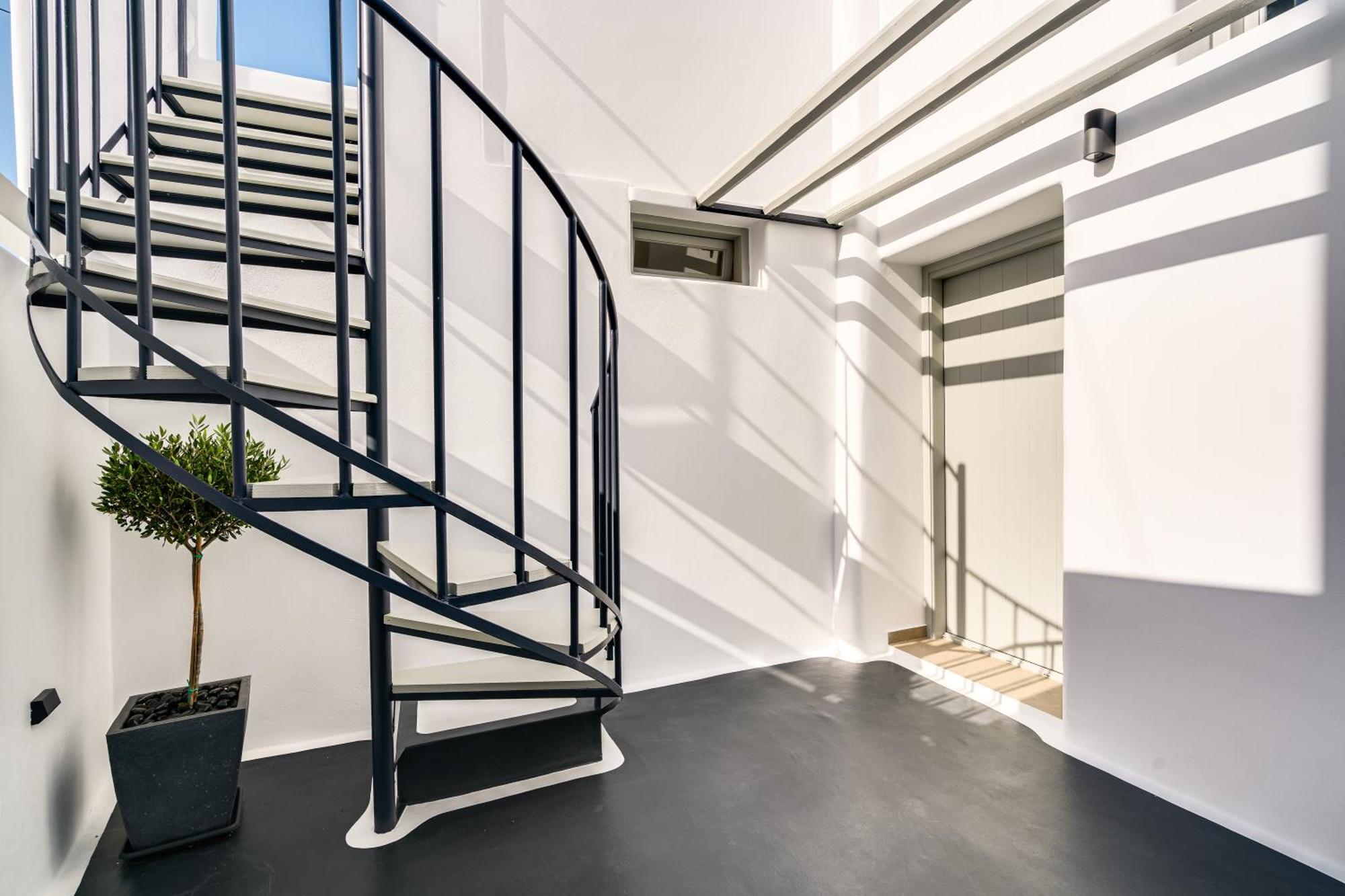 Tiara Suites Santorini Fira  Ngoại thất bức ảnh