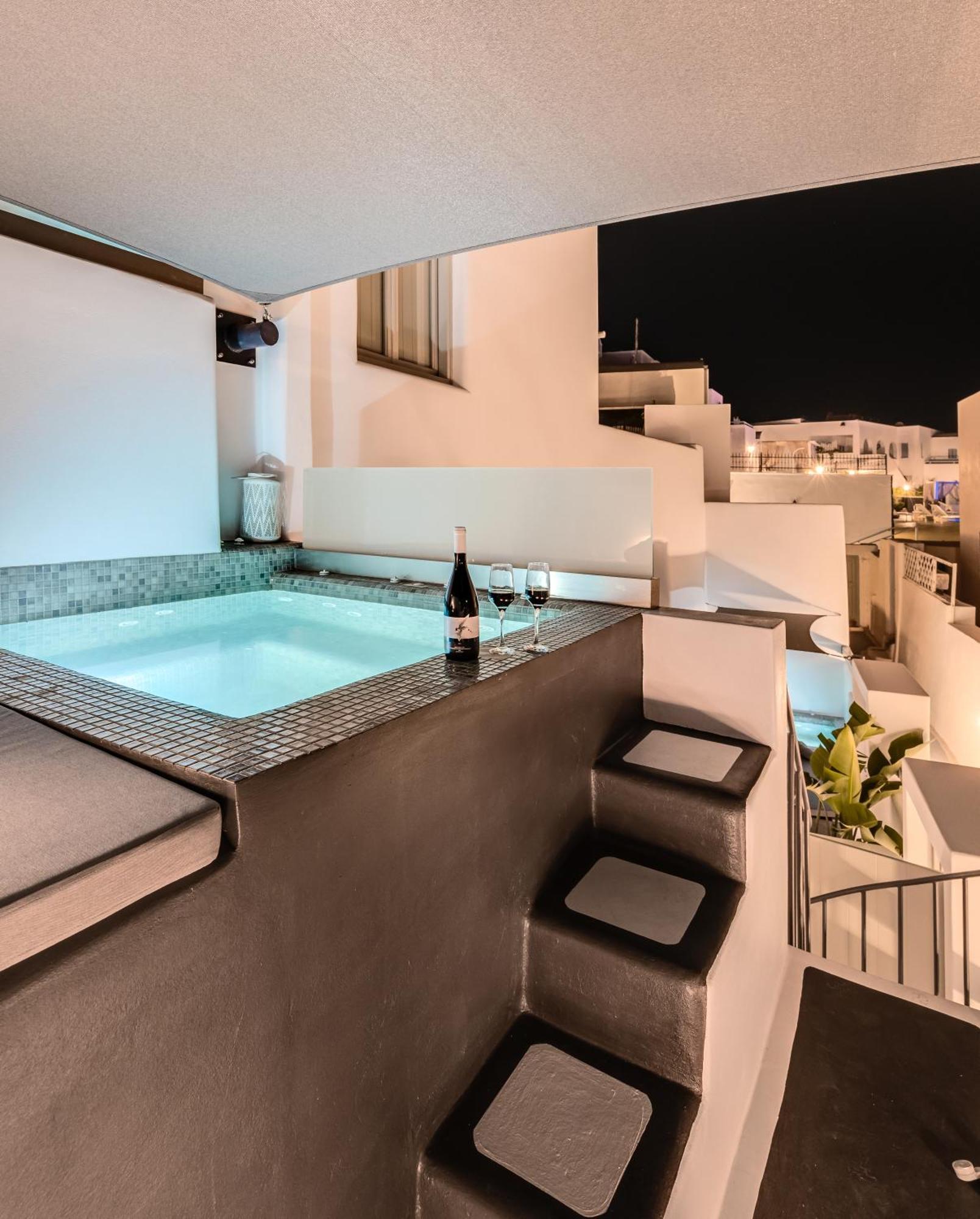 Tiara Suites Santorini Fira  Ngoại thất bức ảnh
